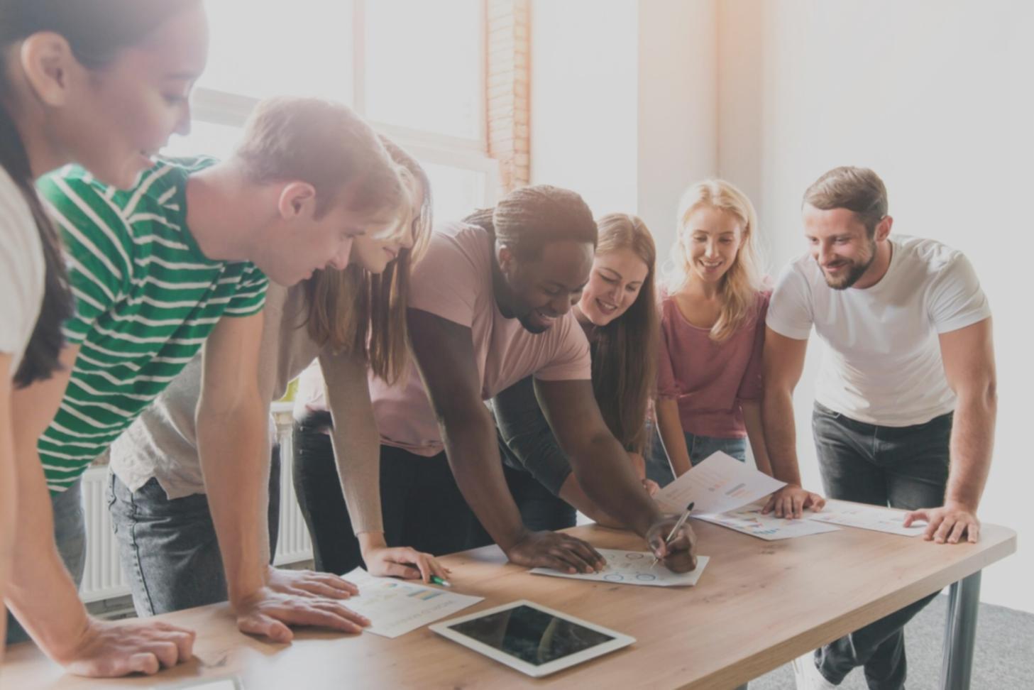 Teamarbeit an Finanzstrategien